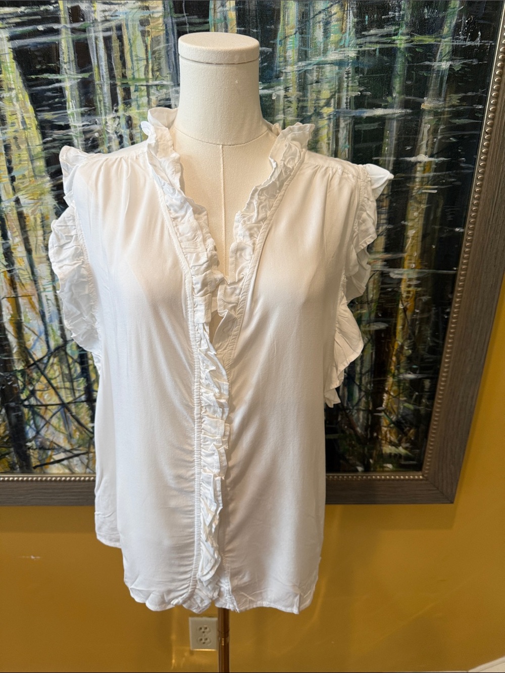 dylan White Ruffled Sleeveless V-Neck Blouse